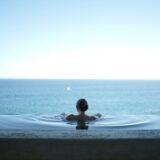 「なんでこんなに疲れるの？」エンパスが人混みで感じるしんどさとその乗り越え方